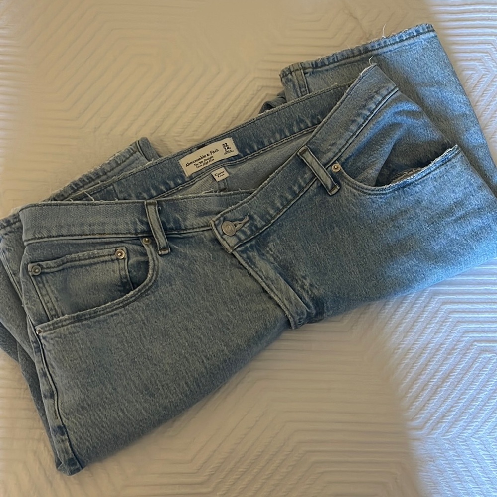 Abercrombie & Fitch Criss Cross Curve Love 90s Straight Ultra High Rise